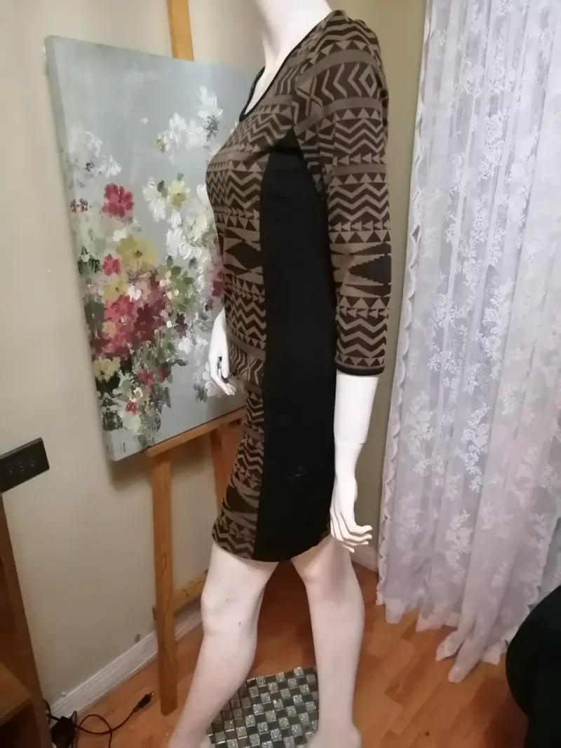 Vestido corto con estampado geométrico - 5
