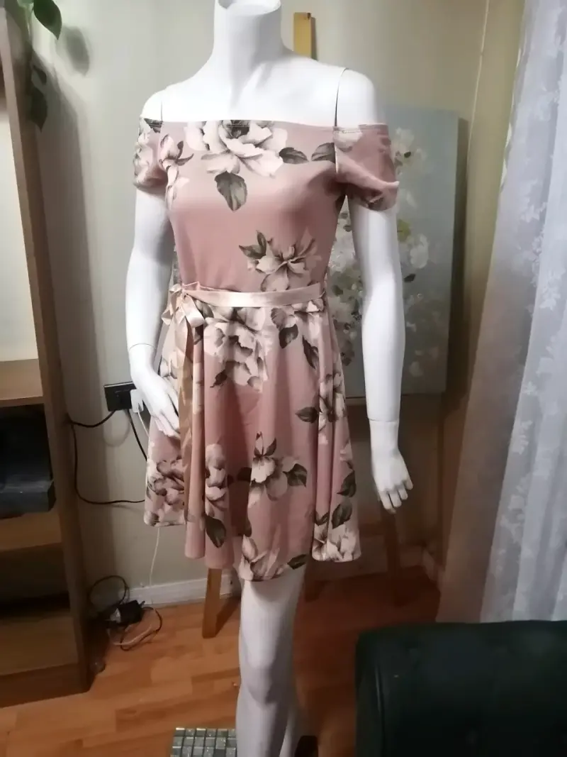Vestido floral off-shoulder rosa - 1