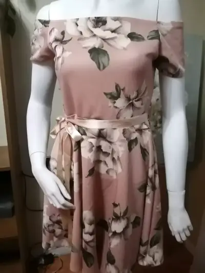 Vestido floral off-shoulder rosa - miniatura 2