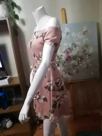 Vestido floral off-shoulder rosa - miniatura 3