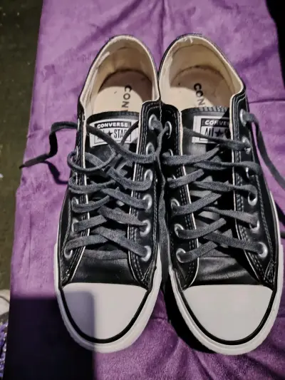 Zapatillas converse cuero talla 39.5 - miniatura 2
