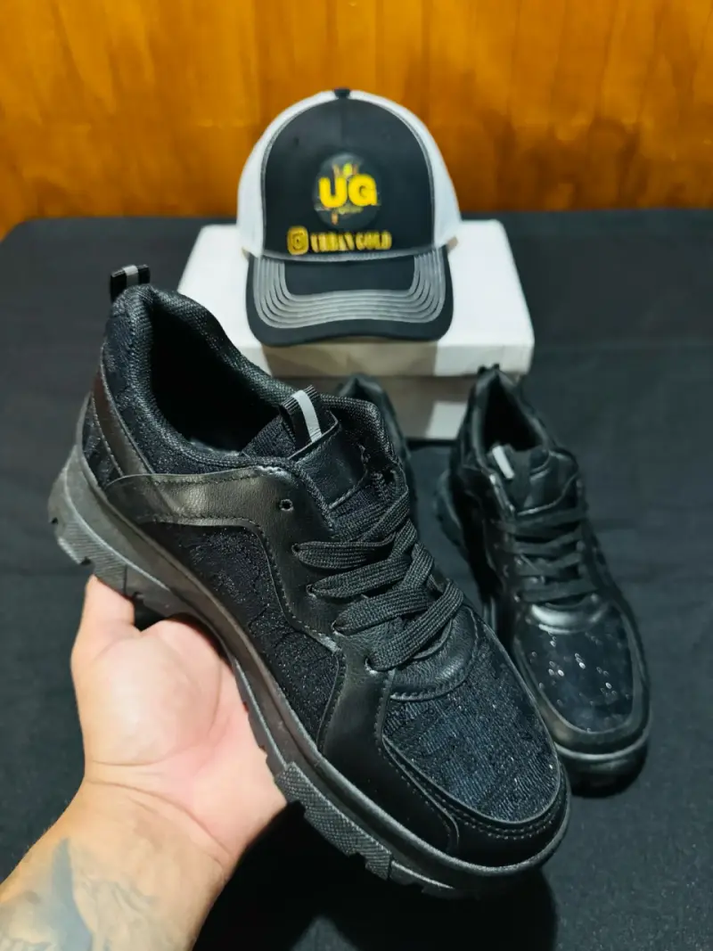 Zapatillas deportivas negras para mujer