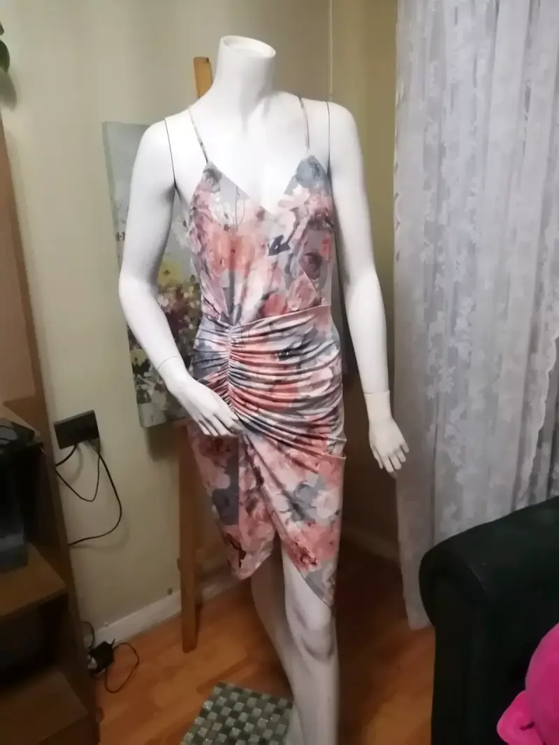 Vestido floral ajustado con tirantes - 2
