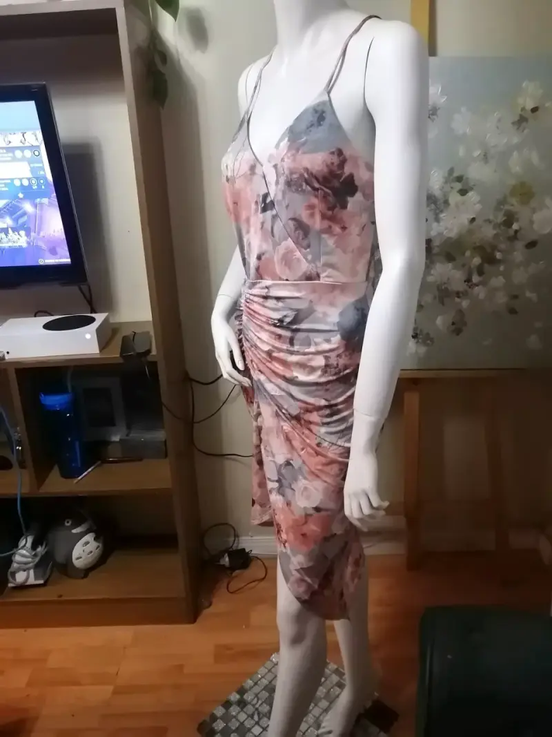 Vestido floral ajustado con tirantes - 4