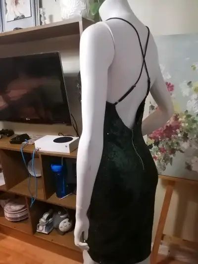 Vestido de fiesta verde con lentejuelas - miniatura 3