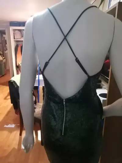 Vestido de fiesta verde con lentejuelas - miniatura 5