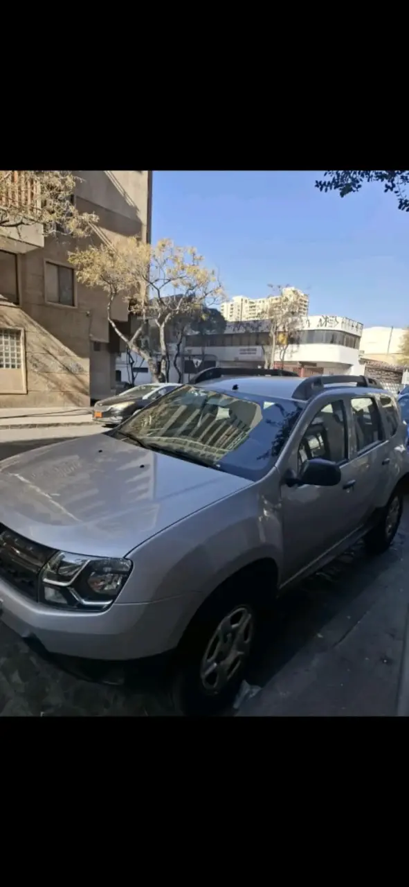 SUV Renault Duster 2018 life gris en buen estado - 1