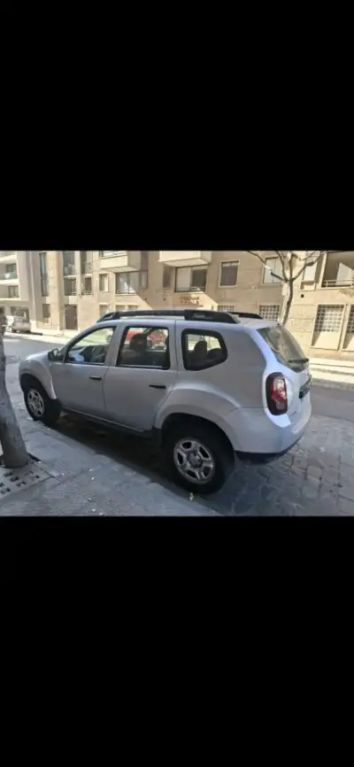 SUV Renault Duster 2018 life gris en buen estado - miniatura 2