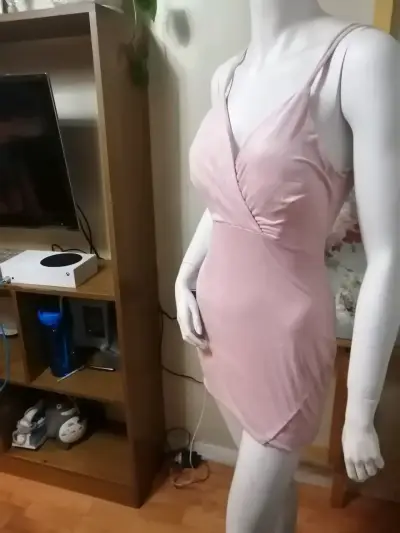 Vestido corto rosa sin mangas - miniatura 1