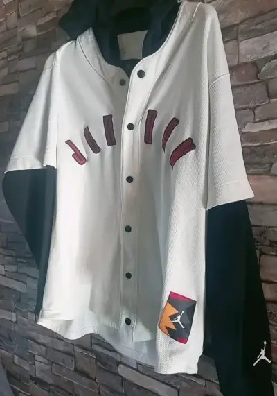 Chaqueta deportiva Jordan blanca y negra - miniatura 1