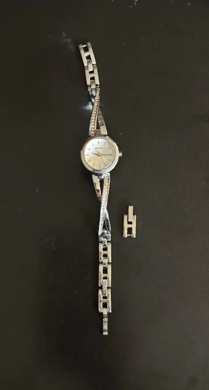 Reloj de pulsera plateado DKNY sin pilas - 1
