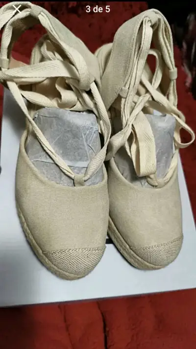 Alpargatas beige con cintas de tela - miniatura 2