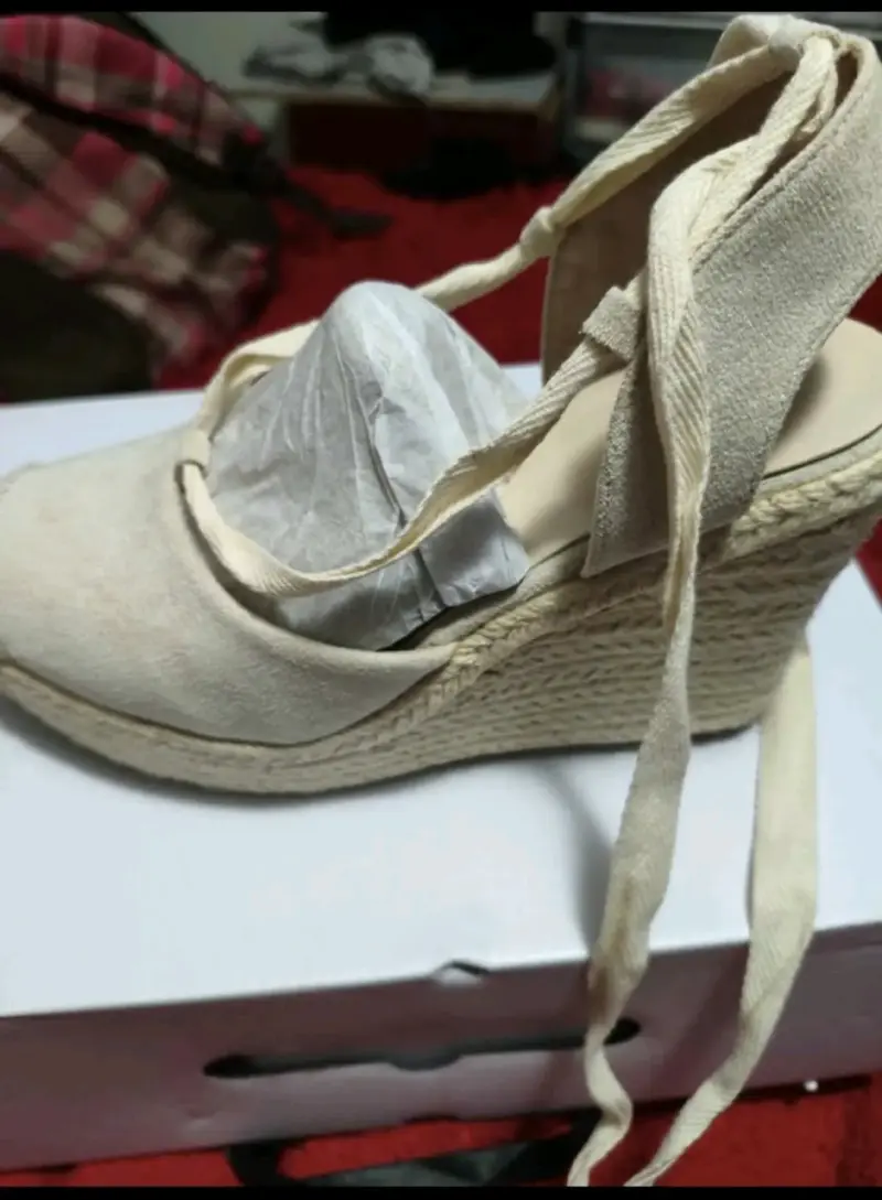 Alpargatas beige con cintas de tela - 3