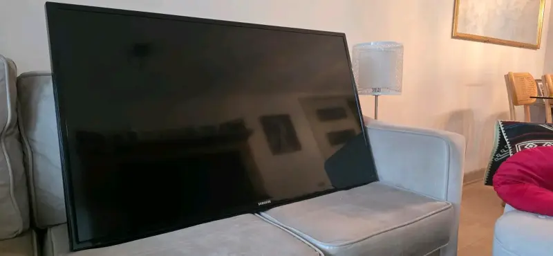 Televisor Samsung LED 40 pulgadas en buen estado - 1