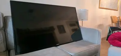 Televisor Samsung LED 40 pulgadas en buen estado - miniatura 1