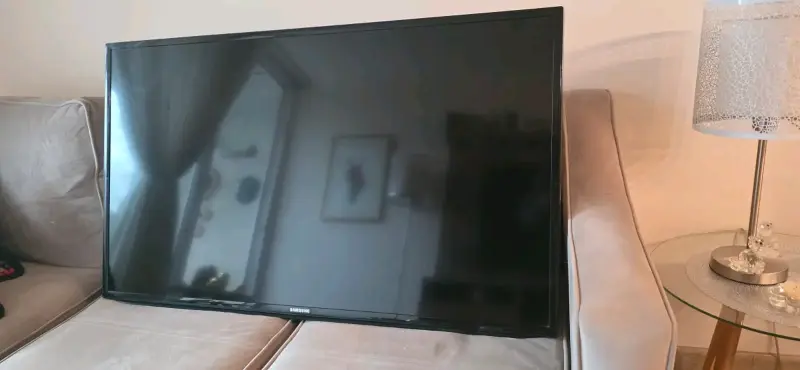 Televisor Samsung LED 40 pulgadas en buen estado - 5