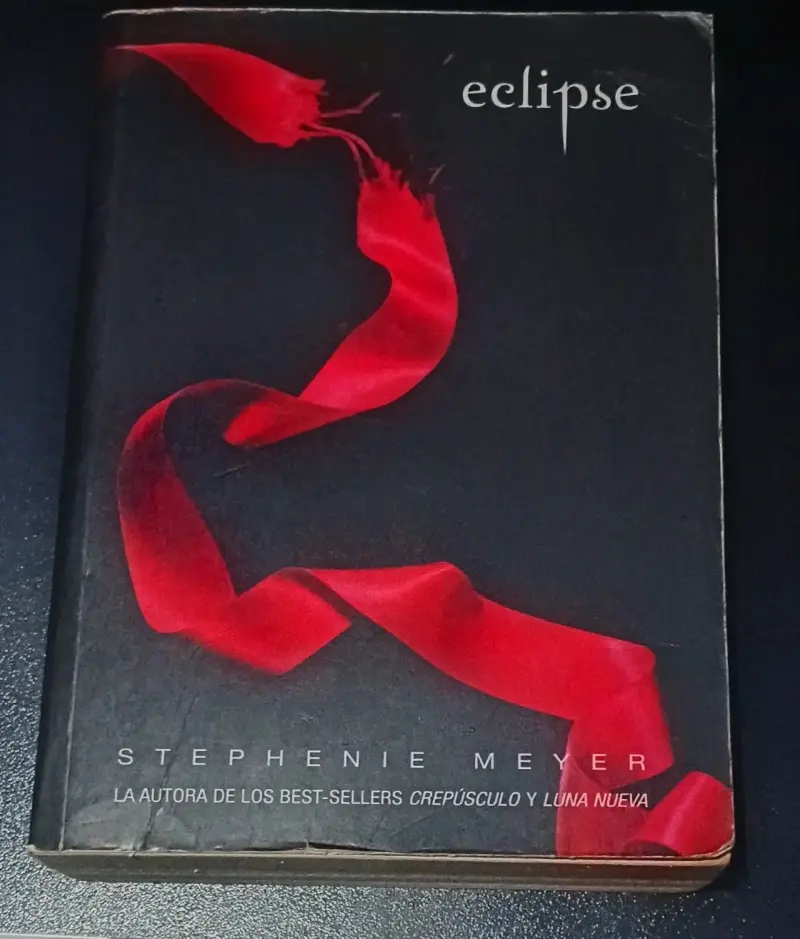 Libro 'Eclipse' de Stephenie Meyer - 1
