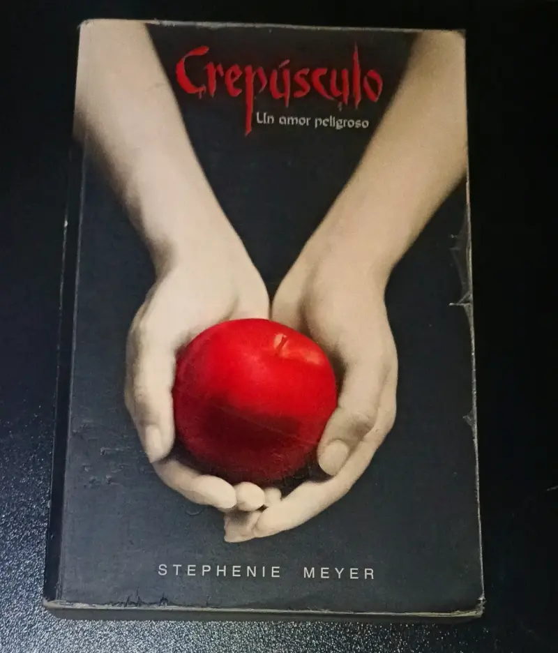 Libro 'Eclipse' de Stephenie Meyer - 2