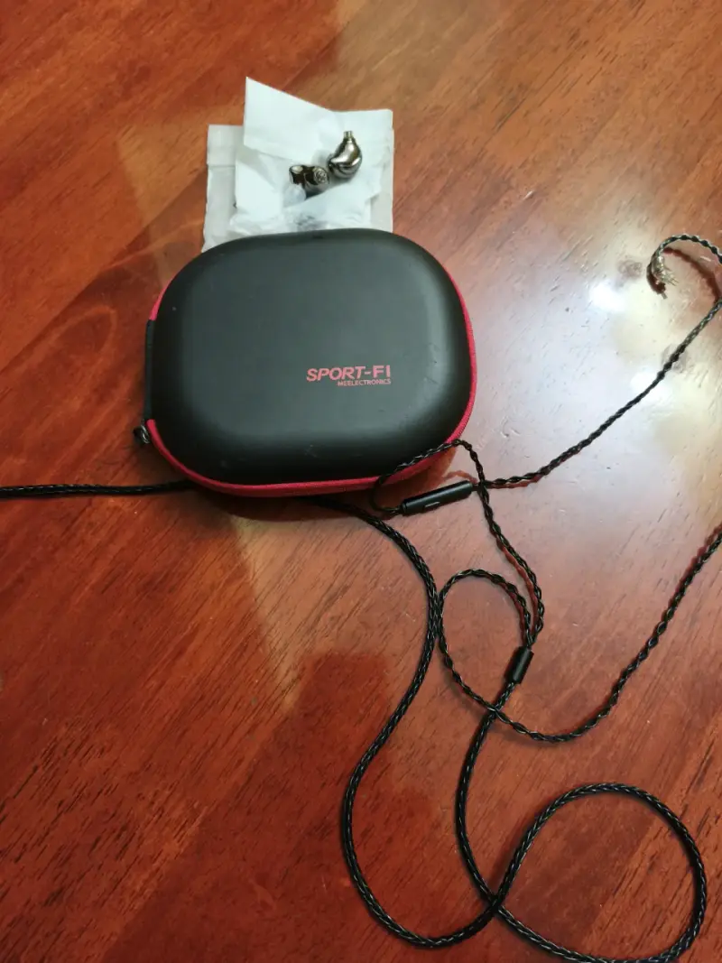 Auriculares BLON 01 con estuche - 1