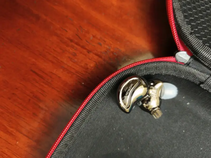 Auriculares BLON 01 con estuche - 3