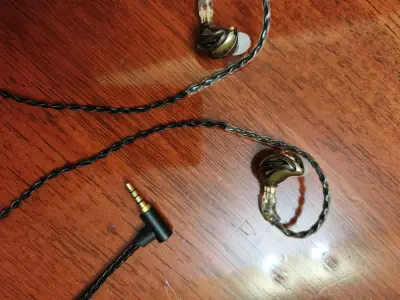 Auriculares BLON 01 con estuche - miniatura 5