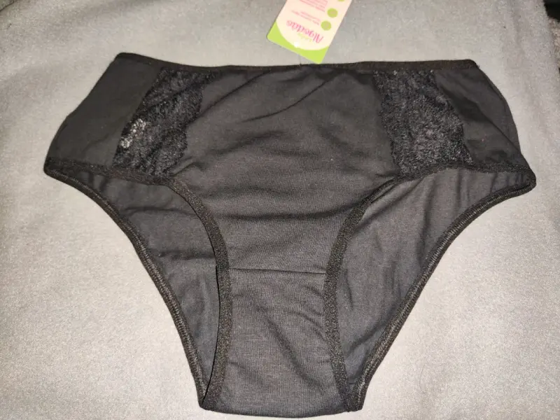 Calzón negro con encaje para mujer - 1