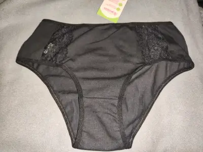 Calzón negro con encaje para mujer - miniatura 1