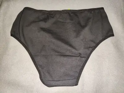 Calzón negro con encaje para mujer - miniatura 2