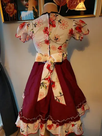 Vestido folclórico burdeo con estampado floral - miniatura 3