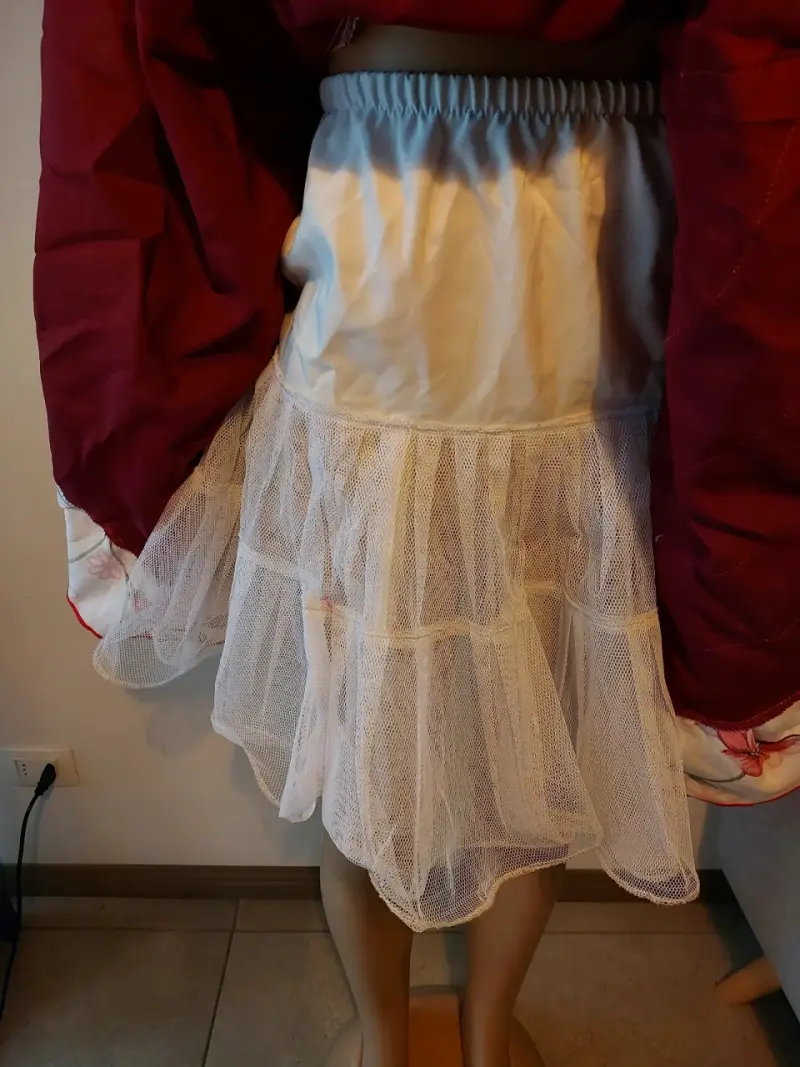 Vestido folclórico burdeo con estampado floral - 4