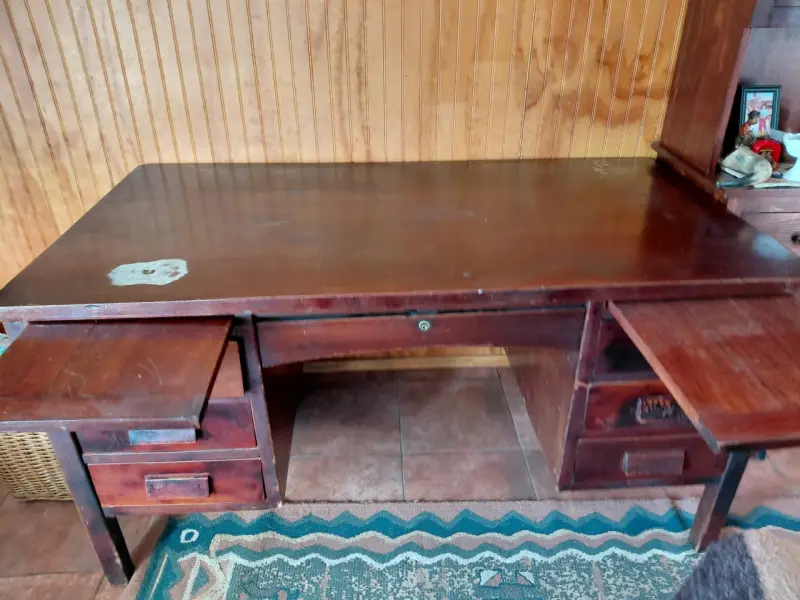 Escritorio de ministro madera con cajones - 1