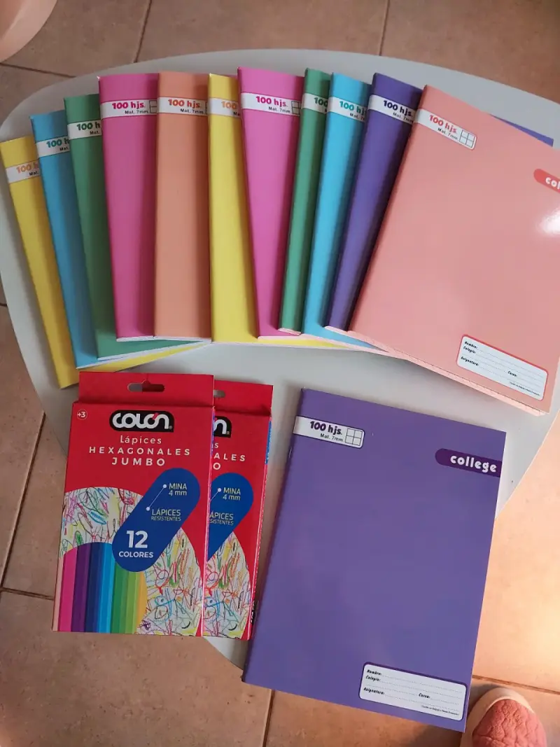 Pack 12 cuadernos collage