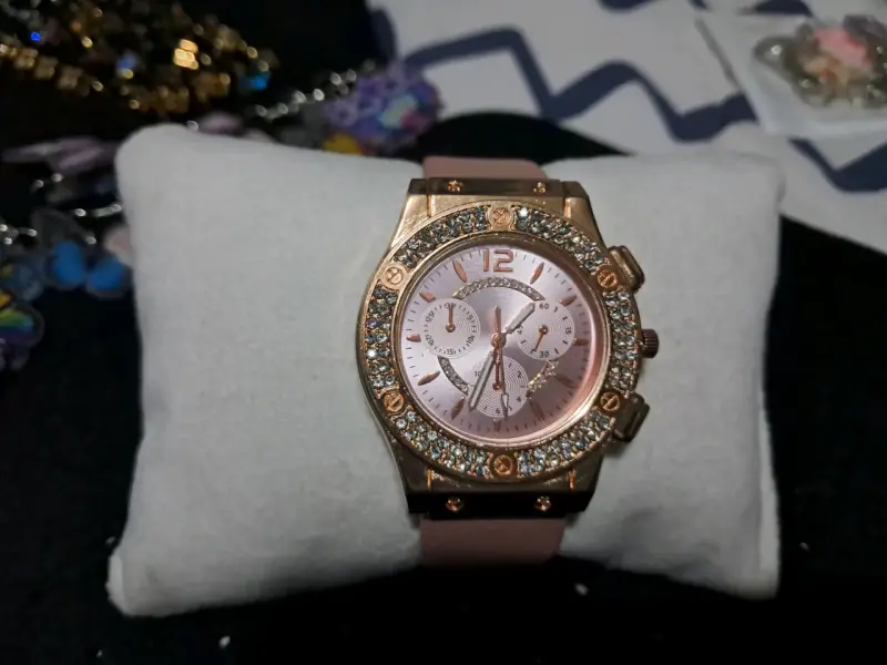 Reloj de pulsera elegante con cristales - 2
