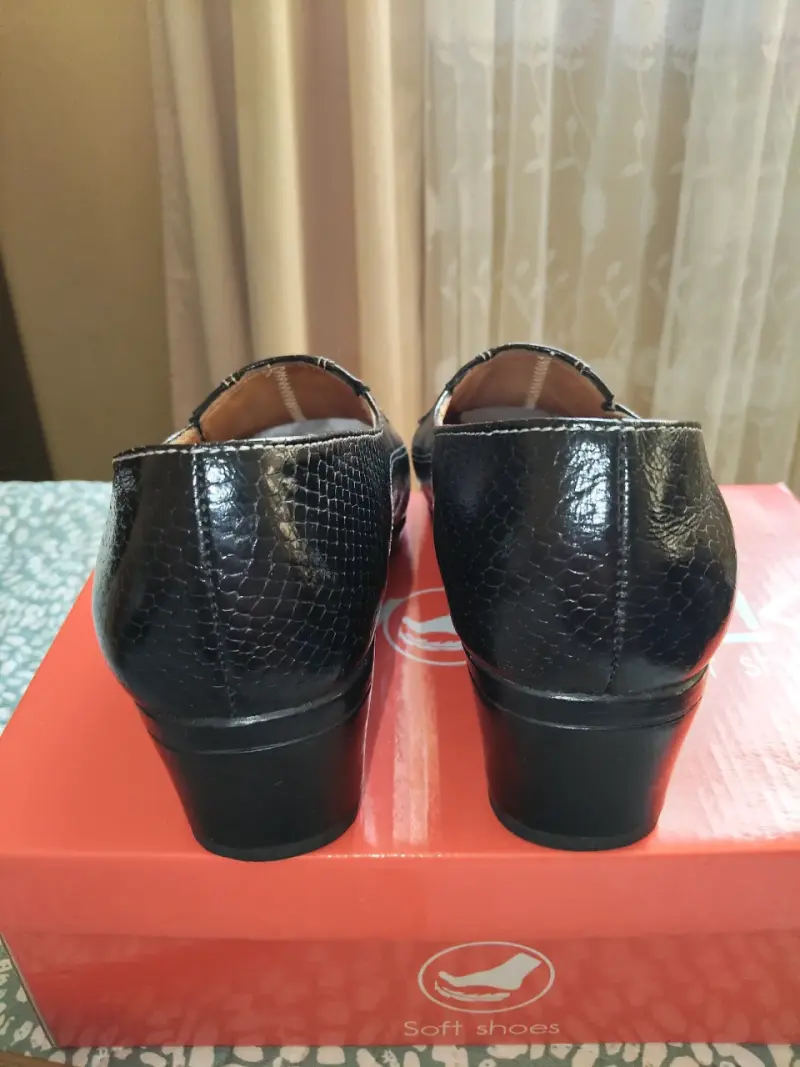 Zapatos de cuero negro con plataforma - 4