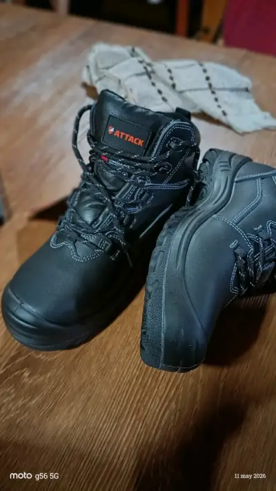 Botas de seguridad negras Attack con Thinsulate - miniatura 2