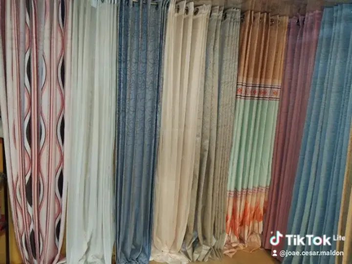 Cortinas decorativas de tela en varios colores