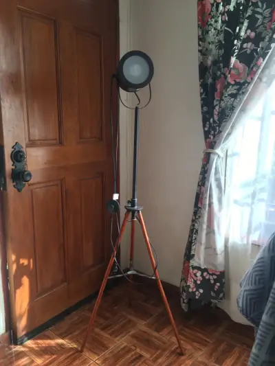 Lámpara de pie estilo industrial negra - miniatura 4