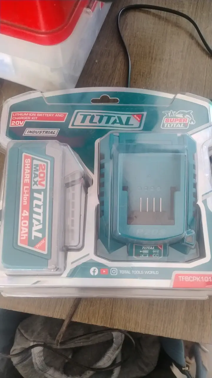 Cargador y baterías Total 20V para herramientas - 2