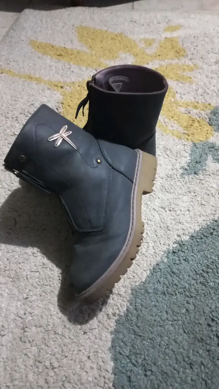 Botas de cuero azul con diseño de libélula - 1
