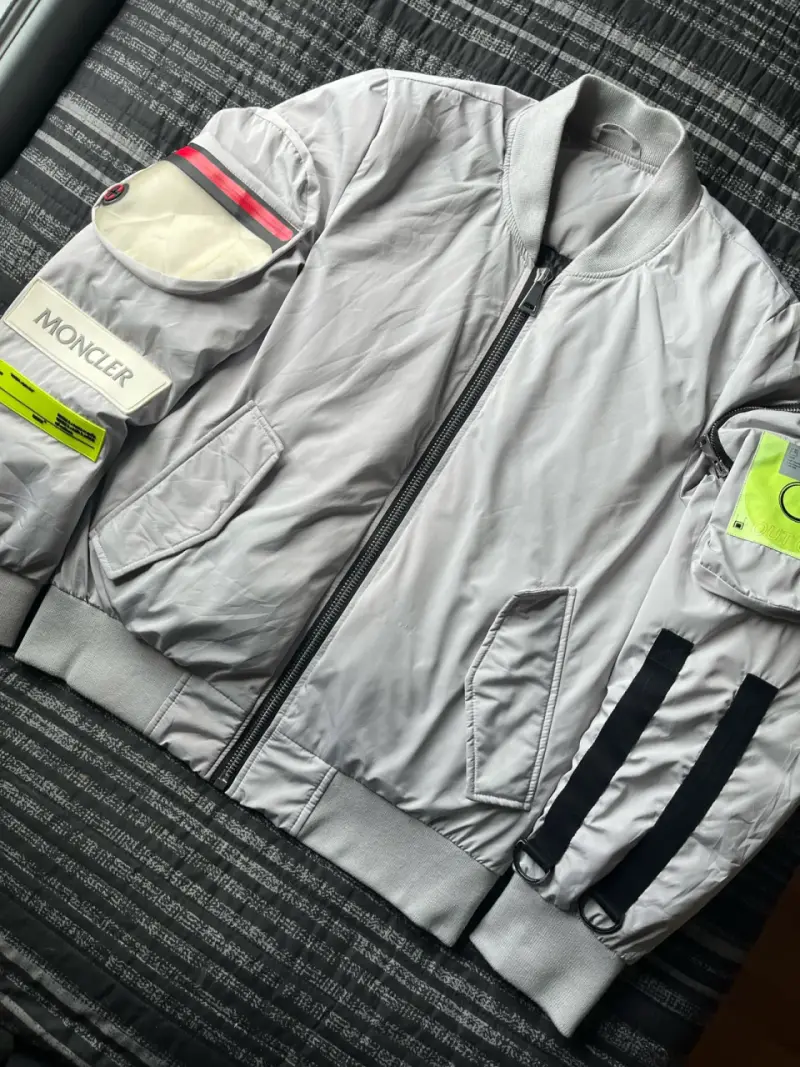 Chaqueta bomber gris Moncler - 1