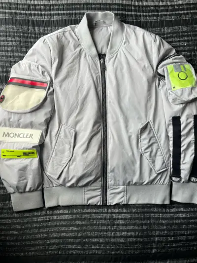 Chaqueta bomber gris Moncler - miniatura 3