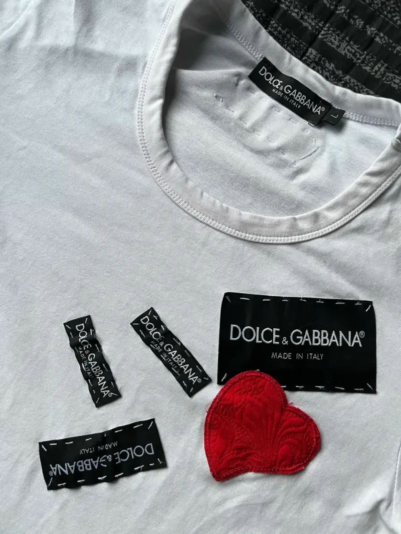 Polera Blanca Dolce & Gabbana con Corazón Rojo - 1