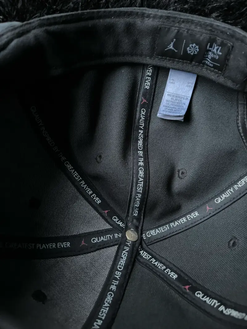 Gorra negra Jordan con logo bordado - 2