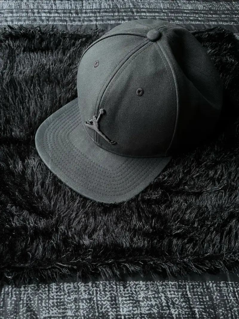 Gorra negra Jordan con logo bordado - 3