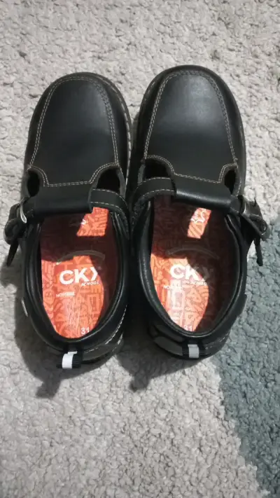 Zapatos escolares negros para niños con hebilla - miniatura 3