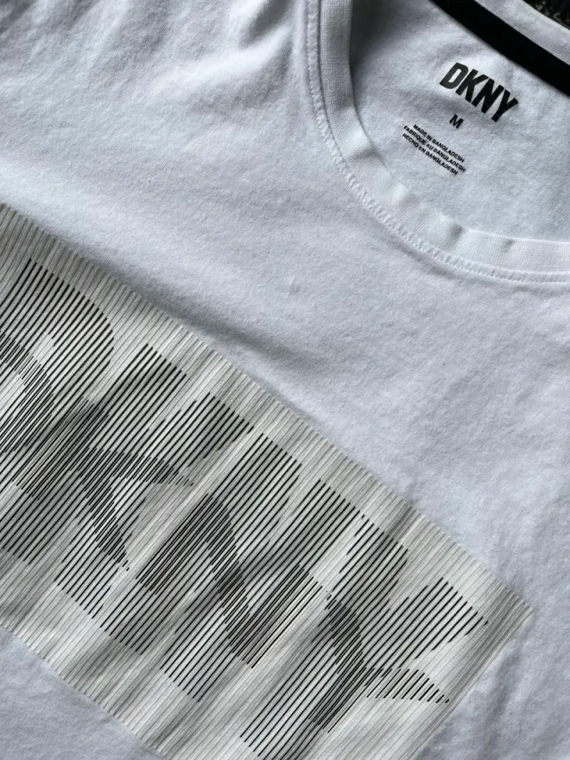 Polera blanca DKNY para hombre talla M - 2