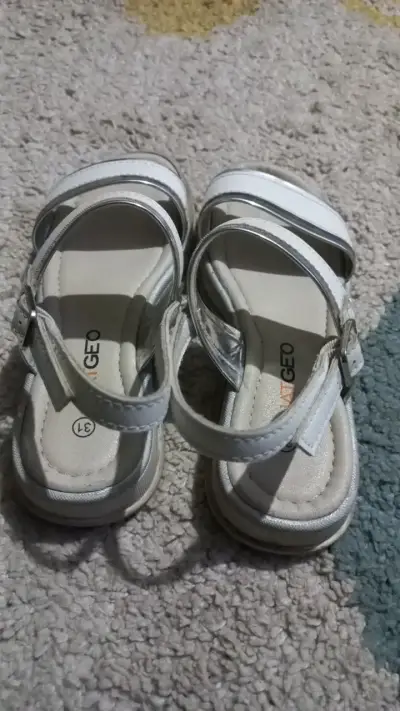 Sandalias blancas para niña talla 31 - miniatura 3