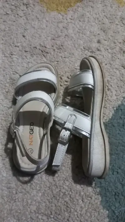 Sandalias blancas para niña talla 31 - miniatura 4