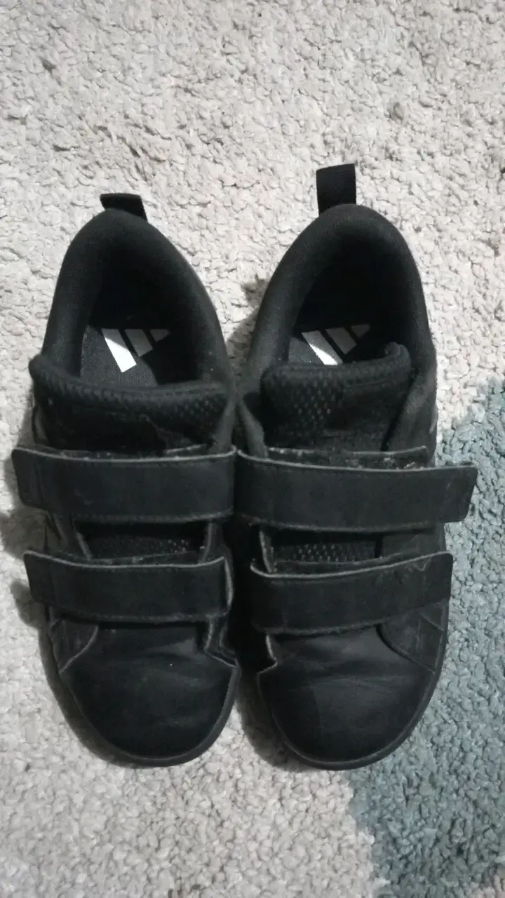 Zapatillas negras para niños con velcro - 5