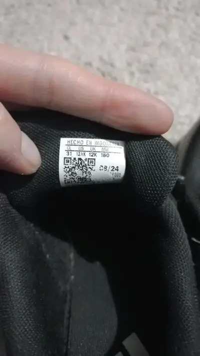 Zapatillas negras para niños con velcro - miniatura 6